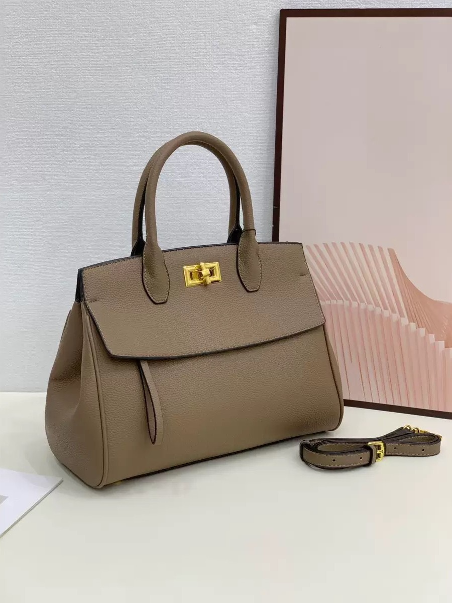 Cross-Border Trendy Handbag, Popular Shoulder and Crossbody Bag, 2025 New Model, Fashionable and Stylish Women's Crossbody Bag with Label